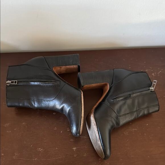 Madewell | Black Leather Ankle Boots Size 5 - Picture 3 of 10
